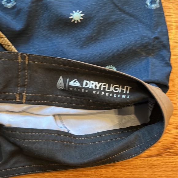 Quiksilver board shorts - Picture 3 of 4